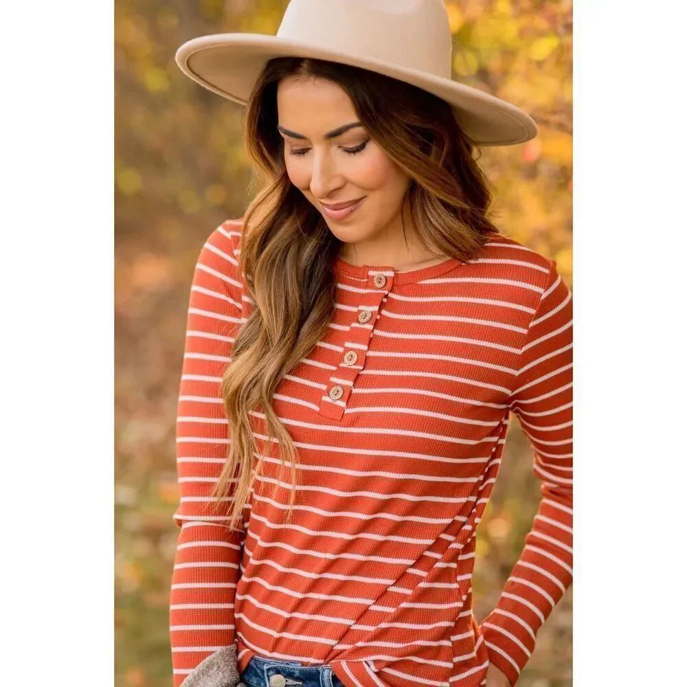 Womens Hailey & Co Thermal Waffle Knit Rust Button Detail Striped Top - Sz S